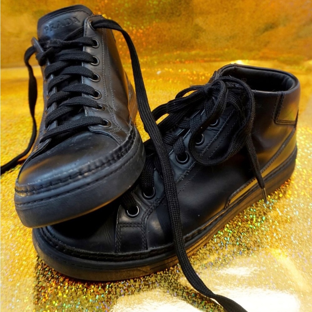 90s Prada Leather High Top Logo Trainers Designer Sneakers
Size 9.5/10